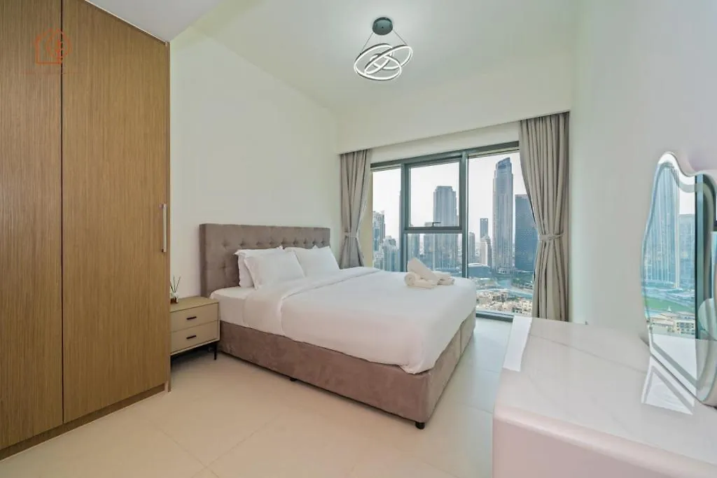 Apartment Modern Home With Full Burj & Fountain Views 201Br-2 Dubai